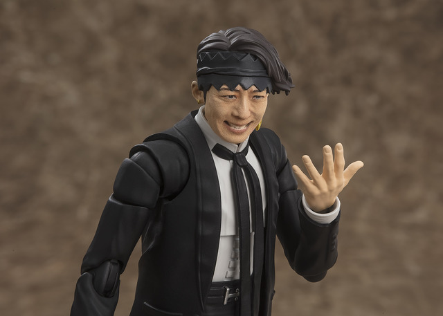 「S.H.Figuarts 岸辺露伴（映画『岸辺露伴 ルーヴルへ行く』）」9,900円（税込／送料・手数料別途）（C）2023「岸辺露伴 ルーヴルへ行く」製作委員会（C）LUCKY LAND COMMUNICATIONS / 集英社