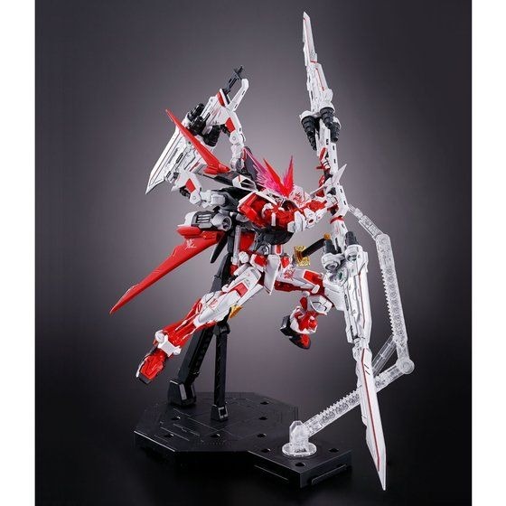 「MG 1/100 ガンダムアストレイ レッドドラゴン」7,700円（税込）（C）創通・サンライズ