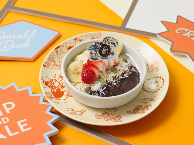 「チップとデール＆ドナルドダック」OH MY CAFE　WAK！ジグザグ！フローズンヨーグルトのアサイーボウル（C）Disney