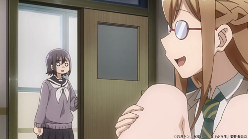 友達が寝ているもも子のふとももで遊び始め…ぐうかわ女子高生のサイレントアニメーー『女子かう生』第1話のあらすじ＆先行カットが到着