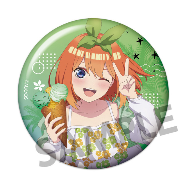 『五等分の花嫁∽ 描き下ろしトレーディング缶バッジ バカンス ver.』（C）春場ねぎ・講談社／「五等分の花嫁∽」製作委員会
