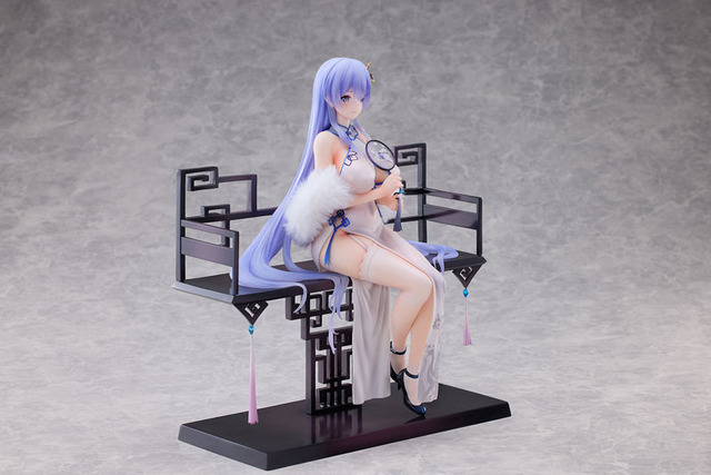 「アズールレーン ロドニー ～完璧な佳人ver.～ 1/7スケール 完成品フィギュア」26,400円（税込）（C）2017 Manjuu Co.， Ltd. ＆ YongShi Co.， Ltd. All Rights Reserved.（C）2017 Yostar， Inc. All Rights Reserved.