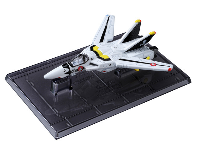 「VF-1S バルキリー（ロイ・フォッカー機）」1,430円（税込）（C）ＴＯＭＹ（C）1982 BIGWEST