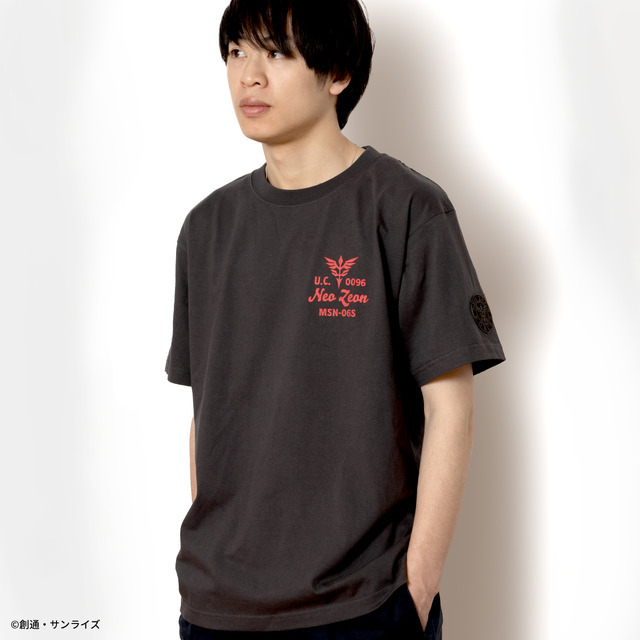 STRICT-G.ARMS『機動戦士ガンダム UC』ワッペン付半袖Tシャツ（C）創通・サンライズ