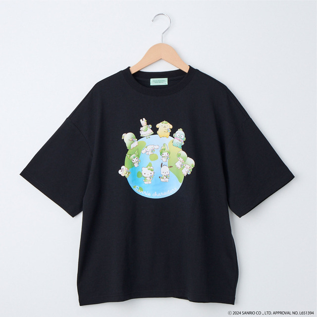 サンリオグリーン地球Ｔシャツ（C） 2024 SANRIO CO ., LTD. APPROVAL NO. L651529