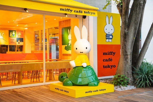 『ミッフィー』「miffy café tokyo」外観Illustrations Dick Bruna （C）copyright Mercis bv,1953-2024 www.miffy.com