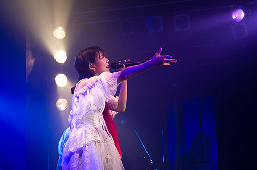 持ち歌全曲にカバー、さらには新曲まで引っさげた完全復活のライブ！ “相坂優歌LIVE「あいのうわ塗り」”レポート
