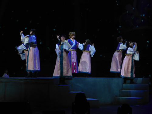 舞台「少女歌劇☆レヴュースタァライト-The LIVE-#2 revival」開幕！小山百代「アンフィシアターをたくさんの煌めきと愛で溢れさせていきたい」【レポート】