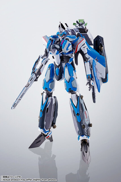 「DX超合金 VF-31J スーパージークフリード（ハヤテ・インメルマン機）リバイバルVer.」33,000円（税込）（C）2015 BIGWEST