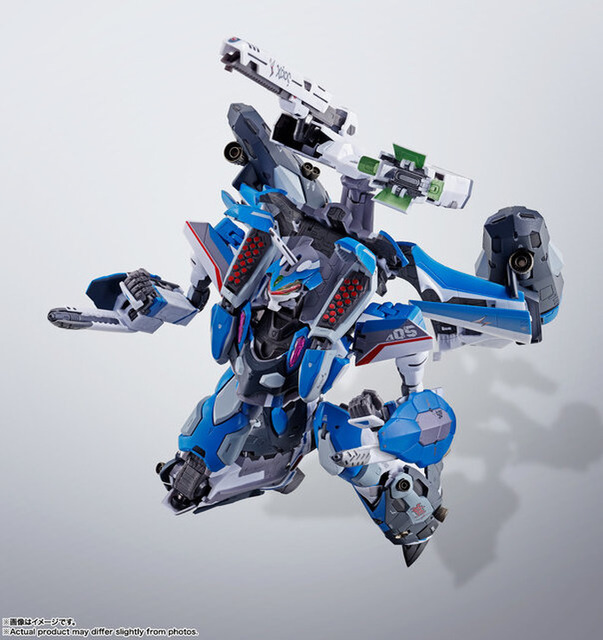 「DX超合金 VF-31J スーパージークフリード（ハヤテ・インメルマン機）リバイバルVer.」33,000円（税込）（C）2015 BIGWEST