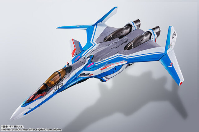 「DX超合金 VF-31J スーパージークフリード（ハヤテ・インメルマン機）リバイバルVer.」33,000円（税込）（C）2015 BIGWEST