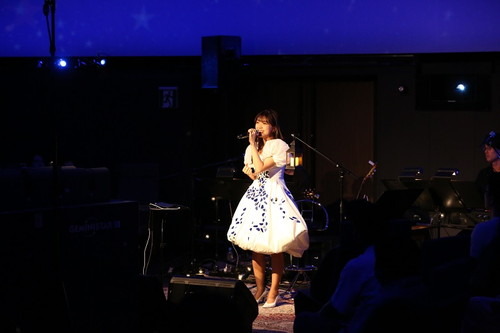 三森すずこ、プラネタリウム・アコースティックライブ「星空のカーテン」イベントレポート！さらに2019年12月4日（水）に9thシングルのリリースも決定！