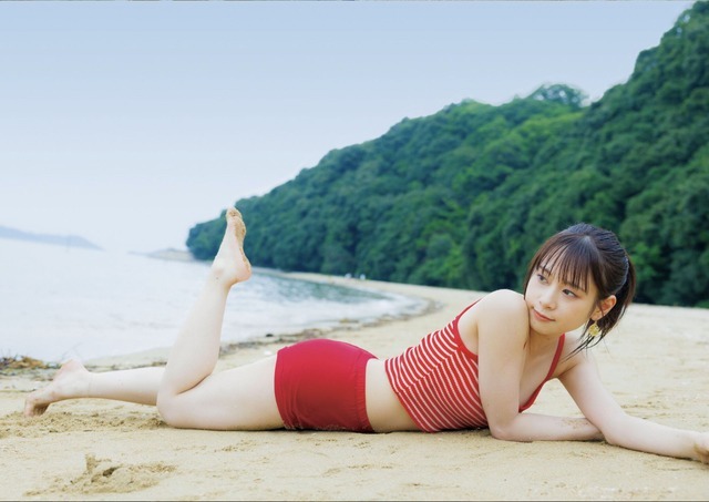 前田佳織里 2nd写真集『恋のかおり』（C）秋田書店2024　撮影　近藤宏一