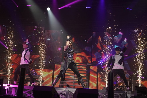 宮野真守史上最大規模にして初のアジアツアー「MAMORU MIYANO ASIA LIVE TOUR 2019 〜BLAZING!〜」 ファイナル公演【レポート】