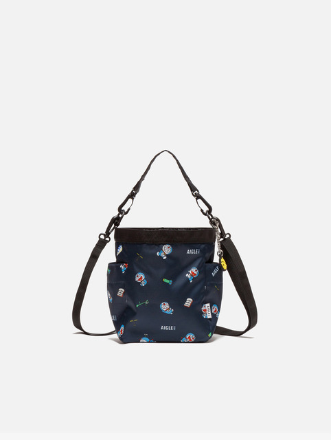 ＜AIGLE＞と＜ドラえもん＞ カプセルコレクション「ひみつ道具 ショルダーバッグ」（C）Fujiko-Pro