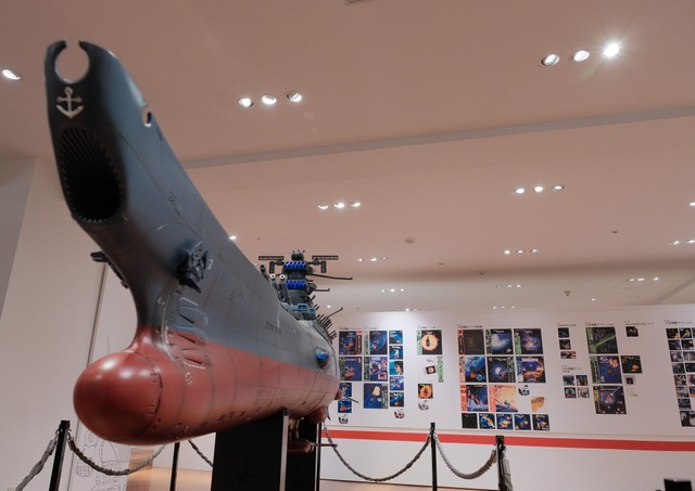 巨大ヤマト艦の模型の展示（C）東北新社/著作総監修 西崎彰司