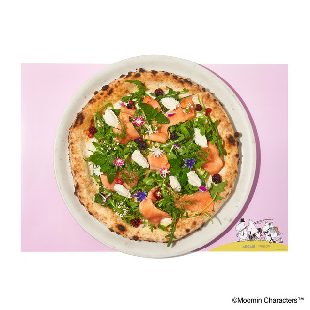 ニュウマン新宿×『ムーミン』　800゜DEGREES NEAPOLITAN PIZZERIA「スモークサーモンとお花のピッツァ」（C）Moomin Characters