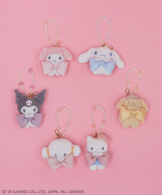 Maison de FLEUR × Sanrio characters「ぬいぐるみチャーム」（C）'25 SANRIO CO., LTD. APPR. NO. L656005