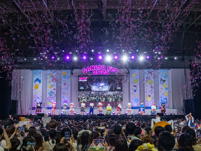 「みんなでお祝い！アニバーサリーステージ」、 「サンリオキャラクタースペシャルライブ」