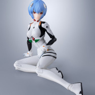 ヱヴァ新劇場版」綾波レイがプラグスーツ姿でフィギュア化！ 柔らかな