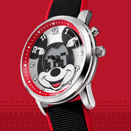 ディズニー」ミッキー＆ドナルドの目が動く！遊び心あふれる限定腕時計