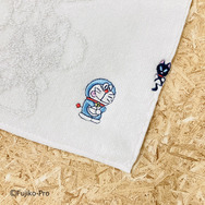 ドラえもん」ひみつ道具の新作ハンカチ登場☆ どこでもドアはパタパタ