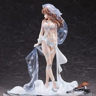 ボロボロになった純白のドレス姿は儚くも美しい。「ドールズフロント