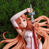 SAO」アスナが物憂げな表情でくつろいで… アインクラド編の“休日”の姿