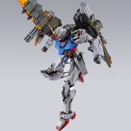ガンダムSEED」“種ポーズ”もしっかりキマる「ランチャーストライカー