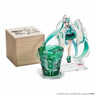 初音ミク」を日本の伝統工芸“江戸切子”で表現！ デビュー15周年記念