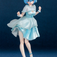 リゼロ」レム、“ドレス”姿でフィギュア化！ 薄地の布の重なり、細かな