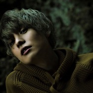 人気声優・岡本信彦のフォトブック「NOBLE」のカバーが初解禁
