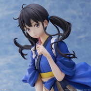 リコリス・リコイル」井ノ上たきなを“喫茶リコリコ”の制服で