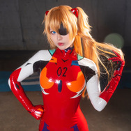 コスプレ】「エヴァンゲリオン」アスカのプラグスーツ姿が