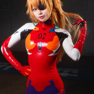 コスプレ】「エヴァンゲリオン」アスカのプラグスーツ姿が