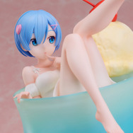 リゼロ」レム＆ラム姉妹を“クリームソーダ”浸けに!? 生足もバッチリ