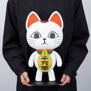 ダンダダン」ターボババア（招き猫）が1/1スケールでフィギュア