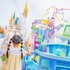 ミセスとコラボのベイマックスやきらびやかなパレードにキャッスルショーまで！“夜プラン”で満喫する東京ディズニーランド