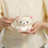 サンエックス「Makeup Rilakkuma マグカップ」使用イメージ（C）2025 SAN-X CO., LTD. ALL RIGHTS RESERVED.