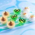 （写真左から）：「お気に入りのベレー帽」「パパの眼鏡メロンゼリー」「バニラのお気に入り？！」