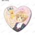 「描き下ろし 木之本 桜＆ケロちゃん みんなで旅行ver. ハート型ホログラム缶バッジ AMNIBUS限定特典」