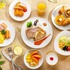洋食と和食のブッフェスタイル朝食