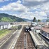 跨線橋からみた風景。アニメのシーンと同じ線路に特急が停車するのは1日1便だけ