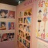 「『彼女、お借りします』展 DISCOVER」会場の様子（C）宮島礼吏・講談社／「彼女、お借りします」製作委員会2023