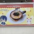 「ココス×わんぱく！刀剣乱舞 ココに集まれ！みんなでもぐもぐキャンペーン」中野店の様子（C）2015 EXNOA LLC/NITRO PLUS