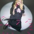 BOCCHI THE ROCK! × CONVERSE TOKYO【美好よしみ】GRAPHIC TEE　モデル：青山吉能（C）はまじあき／芳文社・アニプレックス