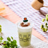 Holiday Picnic Cafeの「ミッフィーのふわふわそのぎ抹茶ラテ」（C）Mercis bv