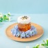 「葬送のフリーレンカフェ ～Flower Garden～」ドリンク：蒼月草（C）山田鐘人・アベツカサ/小学館/「葬送のフリーレン」製作委員会