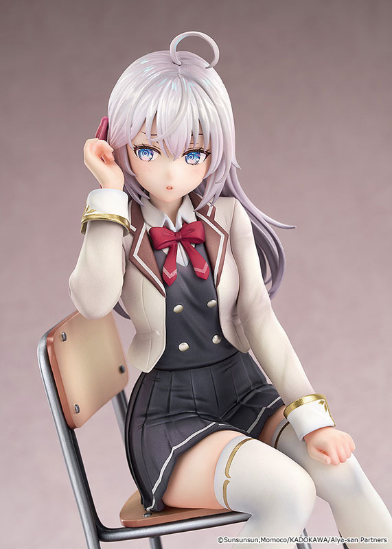 α2 ロシデレ 制服&猫人形 アリサ・ミハイロヴナ・九条 スリーブ&プレイマット ロシデレ」アーリャが制服姿で立体化！教室の隣の席で、ボソッと何かを