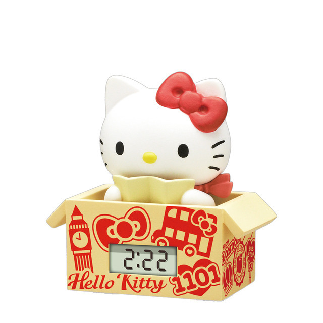 い*ご様 キティちゃんの時計付き小物入れ　サンリオキャラクタ 旅気分のキティ、ポチャッコたちが置き時計に！「サンリオ